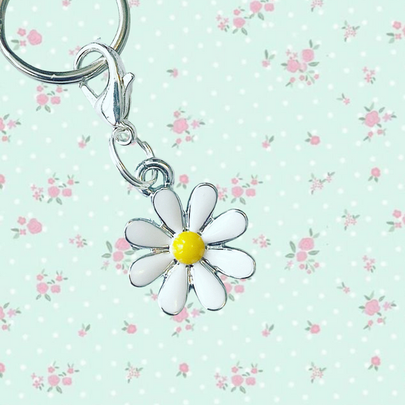 * Bridle Charm: Daisy White 🌱